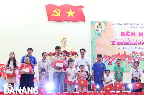Tổ chức đêm hội trăng rằm cho con em đoàn viên, người lao động