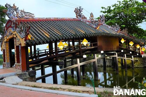 Cầu ngói Thanh Toàn