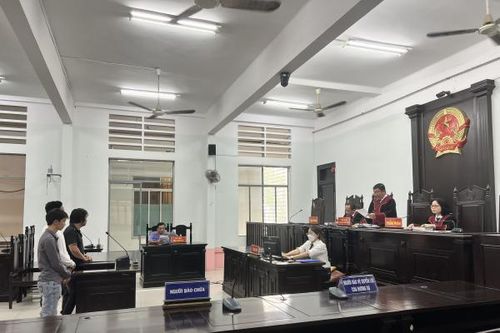Đánh người vì kình cãi chuyện 'nhìn đểu', nhóm thanh niên vào tù