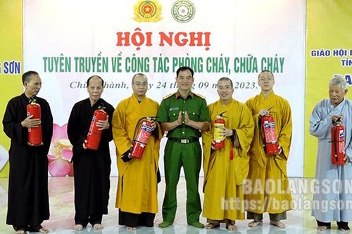 Tuyên truyền phòng cháy chữa cháy cho hơn 500 chư tăng, phật tử