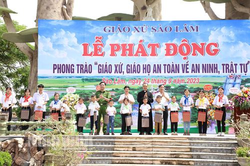 Phát động phong trào 'Giáo xứ, giáo họ an toàn về an ninh trật tự'