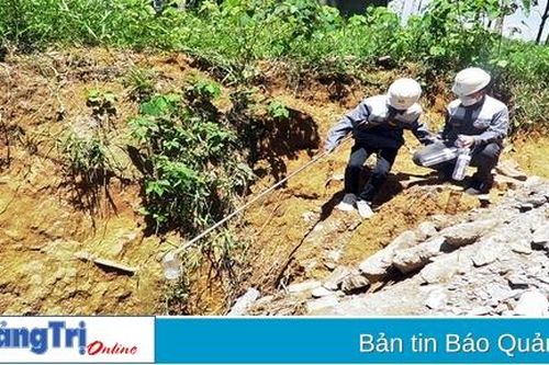 Phát hiện cống nước ngầm xả thải trái phép ra sông Sa Lung