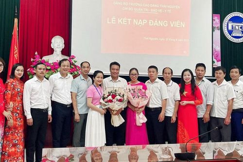 Phát triển đảng viên trong tình hình mới: Những vấn đề đặt ra