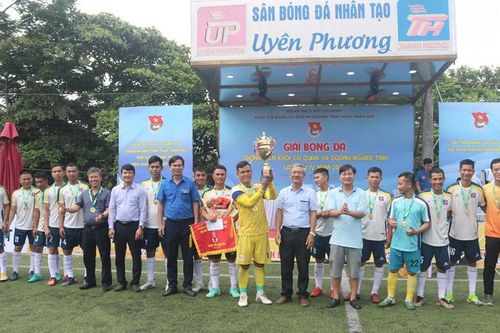 Đoàn cơ sở Công ty Xăng dầu vô địch Giải bóng đá thanh niên Khối Cơ quan và Doanh nghiệp tỉnh