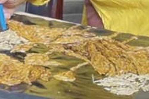 'Vẽ' tranh từ phế phẩm
