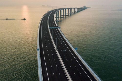 Cây cầu vượt biển dài nhất thế giới được xây dựng như thế nào?