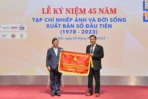 Tạp chí Nhiếp ảnh và Đời sống kỷ niệm 45 năm xuất bản số đầu tiên