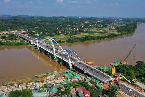 Yên Bái khánh thành cây cầu thứ 8 bắc qua sông Hồng trị giá 650 tỷ đồng