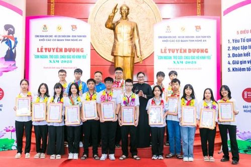 Nghệ An: Tuyên dương 95 học sinh là con ngoan, trò giỏi, cháu ngoan Bác Hồ