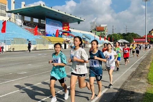 Thanh Trì: 400 VĐV tranh tài tại Chung kết Giải chạy Báo Hànôịmới lần thứ 48