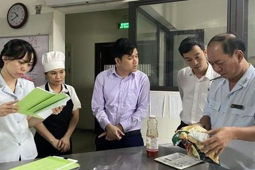 Cơ sở kinh doanh ẩm thực tại các bãi biển ở Hà Tĩnh chú trọng đảm bảo an toàn vệ sinh thực phẩm