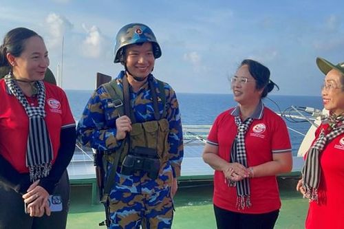 'Nhật ký' hành trình gần 1.000 hải lý mang nghĩa tình tới biển đảo Tây Nam