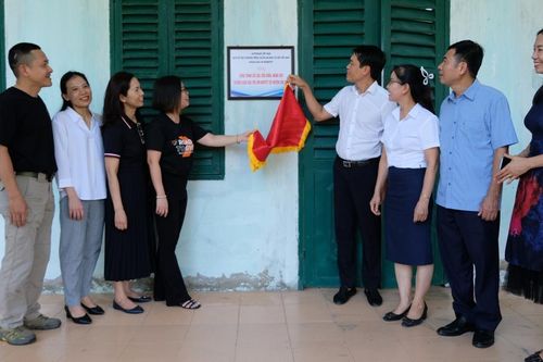 Bàn giao công trình hỗ trợ trường Giáo dục trẻ em khuyết tật huyện Sóc Sơn