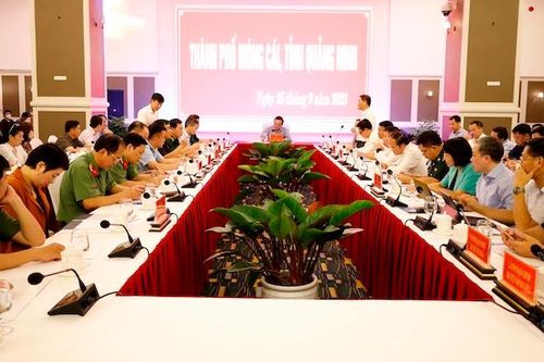 Phó Thủ tướng Trần Lưu Quang thăm và làm việc tại Quảng Ninh