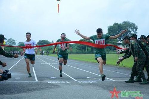 Bộ đội Quân khu 1 so tài thể thao