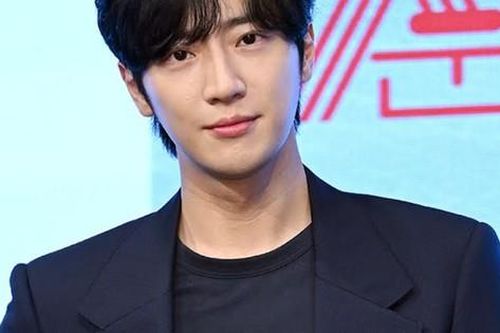 Mùa thông báo cưới của 'sao' Hàn đã đến: 'Lee Sang Yeob sắp kết hôn với một người không nổi tiếng'