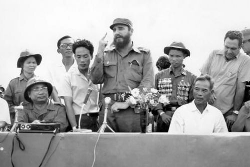Niềm tin chiến thắng mang tên Việt Nam của Fidel Castro 50 năm trước