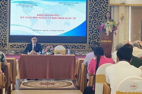 Chương trình bồi dưỡng kỹ năng đối ngoại, hội nhập quốc tế tại Thái Nguyên