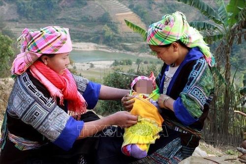 Đẩy mạnh hỗ trợ giúp các bà mẹ 'làm mẹ an toàn'