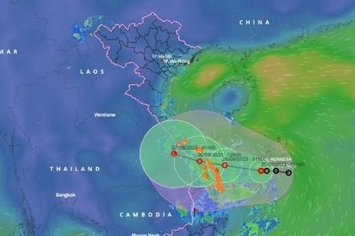 Áp thấp nhiệt đới tiến về Đà Nẵng - Quảng Ngãi, miền Trung đối diện mưa lũ