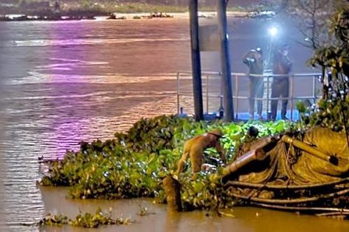 Sau phát hiện thi thể bé gái trên sông Sài Gòn, tìm thấy người mẹ tử vong gần đó