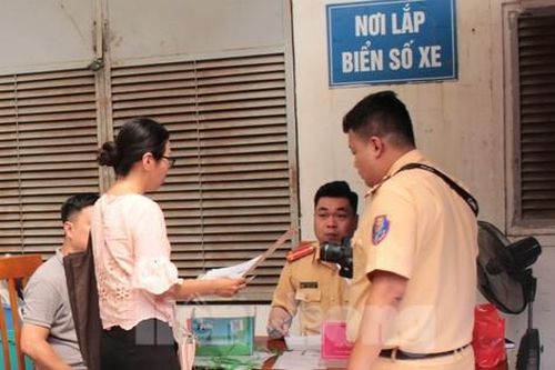 Quy trình thủ tục thay đổi, nhiều điểm đăng ký xe máy tại Hà Nội quá tải
