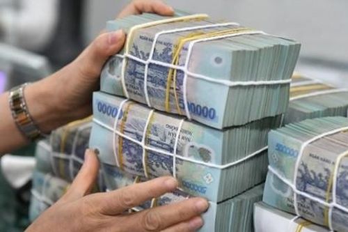 Vợ chồng giám đốc doanh nghiệp bị cáo buộc chiếm đoạt tiền ngân hàng