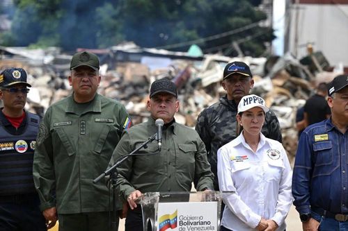 Venezuela giành lại quyền kiểm soát nhà tù nơi tù nhân xây bể bơi, nhà hàng