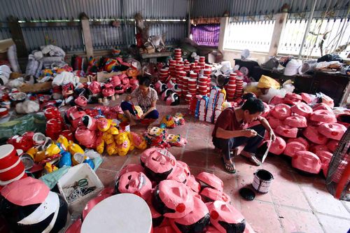 Dấu thời gian ở làng nghề làm đồ chơi Trung Thu truyền thống