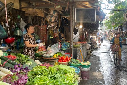 Hà Nội: Giá cả các loại thực phẩm rục rịch tăng theo giá xăng dầu