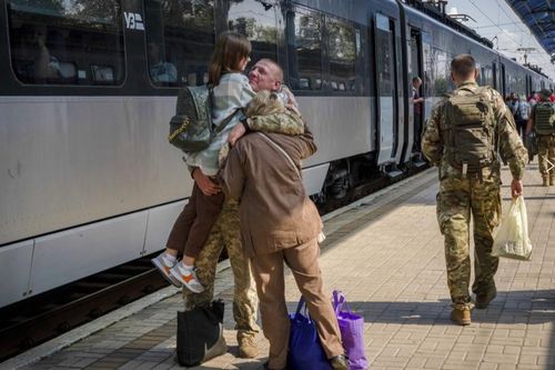 Chuyến tàu huyết mạch kết nối thủ đô với tiền tuyến ở Ukraine