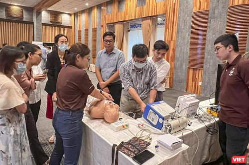 Thiếu hụt nhân lực trong cấp cứu và hồi sức khiến các bệnh viện quá tải