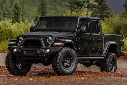 Bán tải Jeep Gladiator tăng sức mạnh nhờ gói độ mới