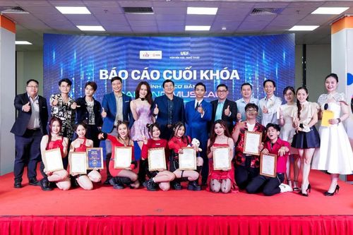 Bài thi cuối khóa của SV được 'sân khấu hóa' qua show nghệ thuật hoành tráng