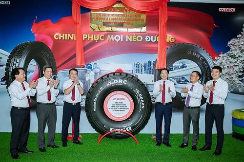Gắn biển công trình kỷ niệm 5 năm thành lập Ủy ban Quản lý vốn nhà nước tại doanh nghiệp