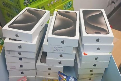 Tạm giữ lô hàng iPhone nhập lậu