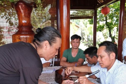 Gia Lai: 26 nghệ nhân Jrai tham gia lớp truyền dạy văn hóa phi vật thể
