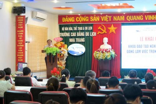 Trường Cao đẳng Du lịch Nha Trang: Khai giảng các khóa đào tạo nghề