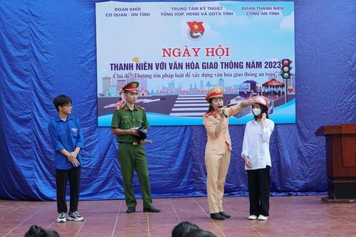 Sôi nổi Ngày hội thanh niên với văn hóa giao thông
