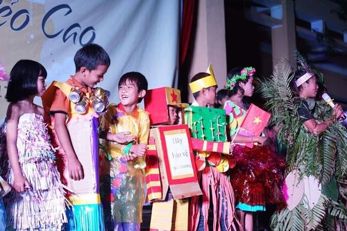 Tết Trung thu hướng về trẻ em nghèo