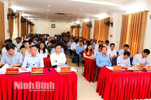 Đoàn Đại biểu Quốc hội tỉnh tiếp xúc cử tri tại thành phố Ninh Bình