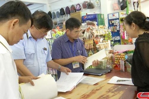 Đoàn kiểm tra an toàn vệ sinh thực phẩm tỉnh làm việc tại huyện Bắc Yên