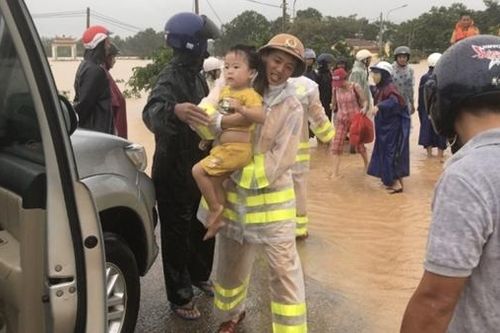 Công an Quảng Trị sẵn sàng giúp dân ứng phó với mưa lũ