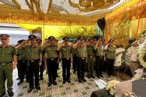 Thượng úy Công an gần dân, sẵn sàng hy sinh vì bình yên cuộc sống