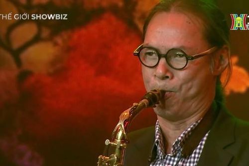 Đằng sau màn chơi Saxophone của NSƯT Trần Lực