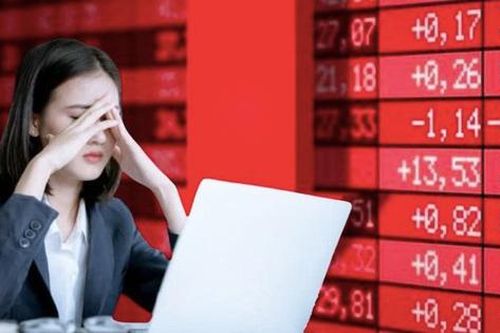 Thị trường chứng khoán 'chao đảo', nhà đầu tư tìm trú ẩn an toàn