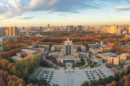 Đại học hàng đầu Trung Quốc loại bỏ kỳ thi Tiếng Anh đối với sinh viên