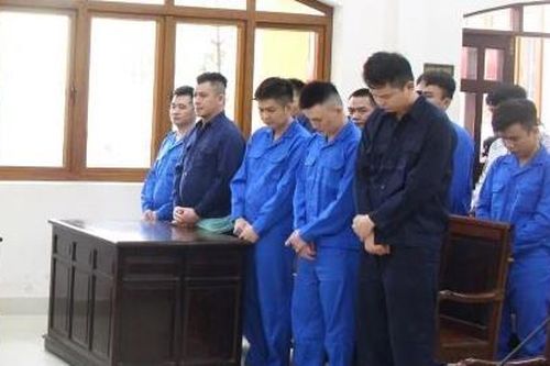 11 bị cáo dụ dỗ, lừa bán hàng trăm người sang Campuchia làm 'việc nhẹ lương cao' lãnh án