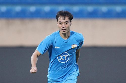 Văn Toàn tiết lộ lý do rời Hàn Quốc, trở về khoác CLB Nam Định