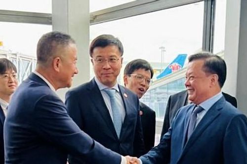 Bí thư Thành ủy Đinh Tiến Dũng dẫn đầu Đoàn đại biểu cấp cao thành phố Hà Nội bắt đầu thăm và làm việc tại Trung Quốc
